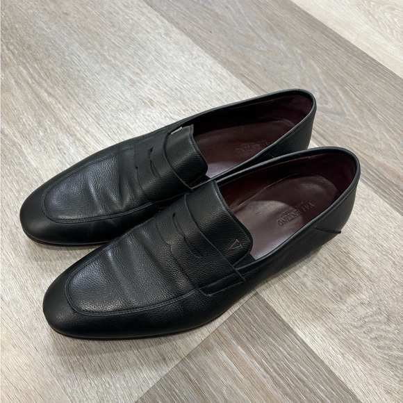 Valentino penny loafer. Lightly worn in great condition.